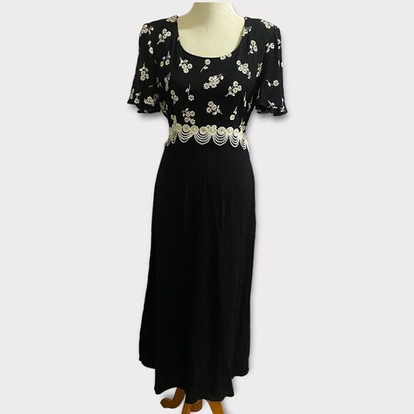 Vintage 90’s Black Embroidered Floral Padded Sleeved Casual Evening Maxi Dress - Picture 3 of 9